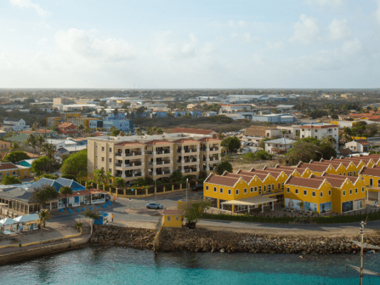 closest beach to bonaire cruise port