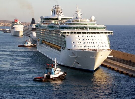 caribbean cruise ship size
