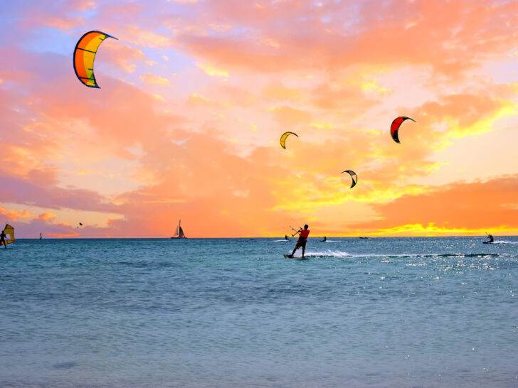 Aruba - Kitesurfing at sunset