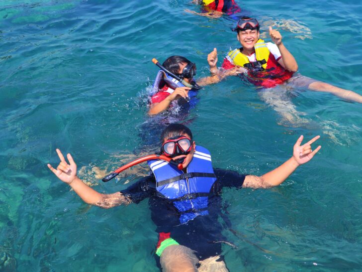 Snorkel Safely Without Knowing How to Swim | photo of tourists on snorkeling excursion in Indonesia