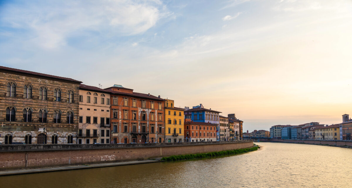 Panoramic image of Florence’s riverfront and historic palaces, a highlight of excursions from the Livorno cruise port.